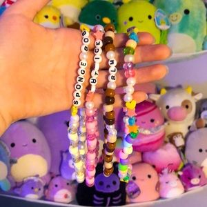 4 beautiful necklaces 😫